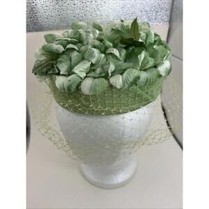 Green Fascinator Band Hat With Netting Veil Fake Flowers Spring Vintage 1960s